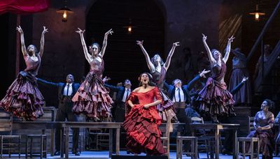 Characters don’t always connect in Lyric’s straightforward and suitably grand ‘Carmen’ revival