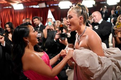 PHOTOS: Stars at Oscars get candid on the carpet