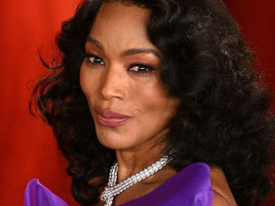 ‘She was snubbed’: Angela Bassett praised for ‘real’ reaction to losing Oscar to Jamie Lee Curtis