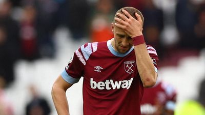 West Ham look to be a club just hoping for the best in relegation fight