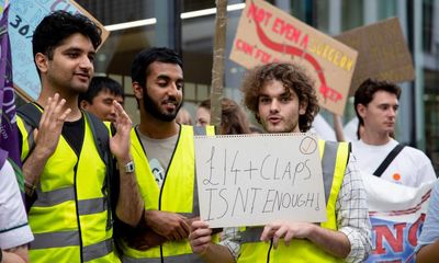 Junior doctors’ strike prompts tens of thousands of hospital cancellations