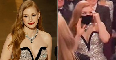Jessica Chastain praised for being the only celeb to wear a mask indoors at Oscars