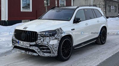 Mercedes GLS Facelift Spied In AMG 63 Form With Little Camouflage