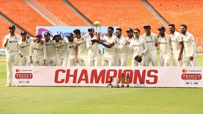 India clinch series 2-1 after fourth Test against Australia ends in a draw