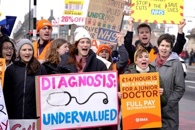 UK: Tens of thousands of doctors kick off 3-day strike