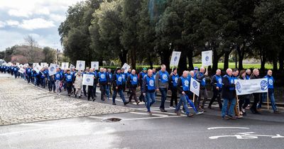 Gardai take to the streets in roster protest - and plan another 'day of action'