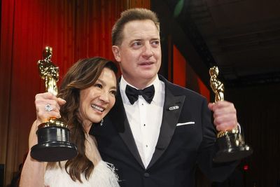 Oscars 2023 – latest news: Angela Bassett snubbed as Hugh Grant wins most awkward interview exchange