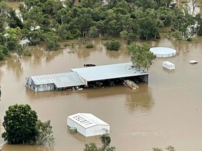 Anxious wait as Queensland floods expected to peak