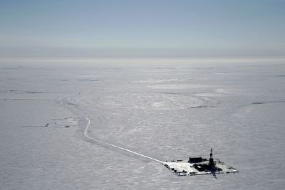 US approves contentious oil drilling project in Alaska