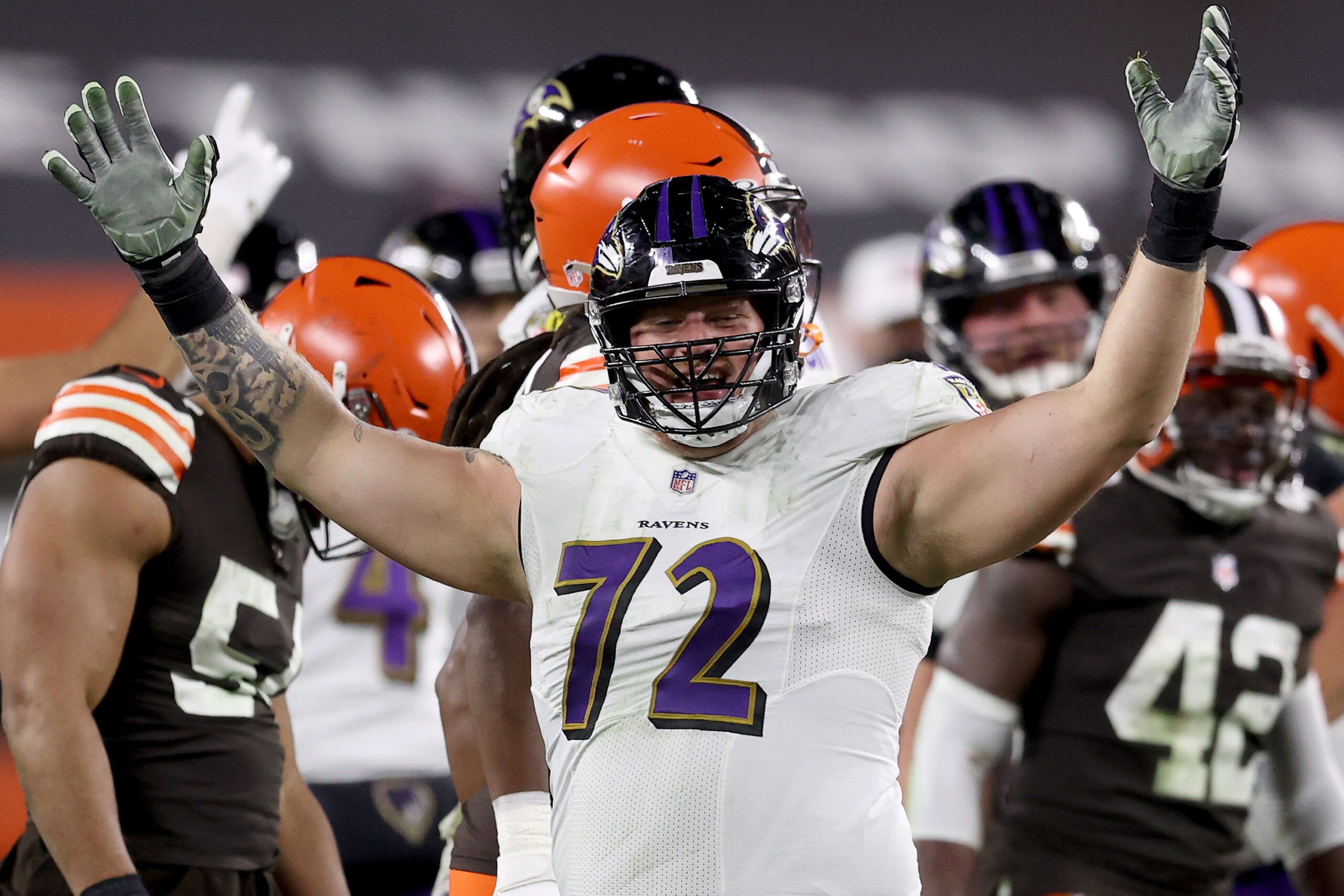 Broncos expected to sign OL Ben Powers to 4year…