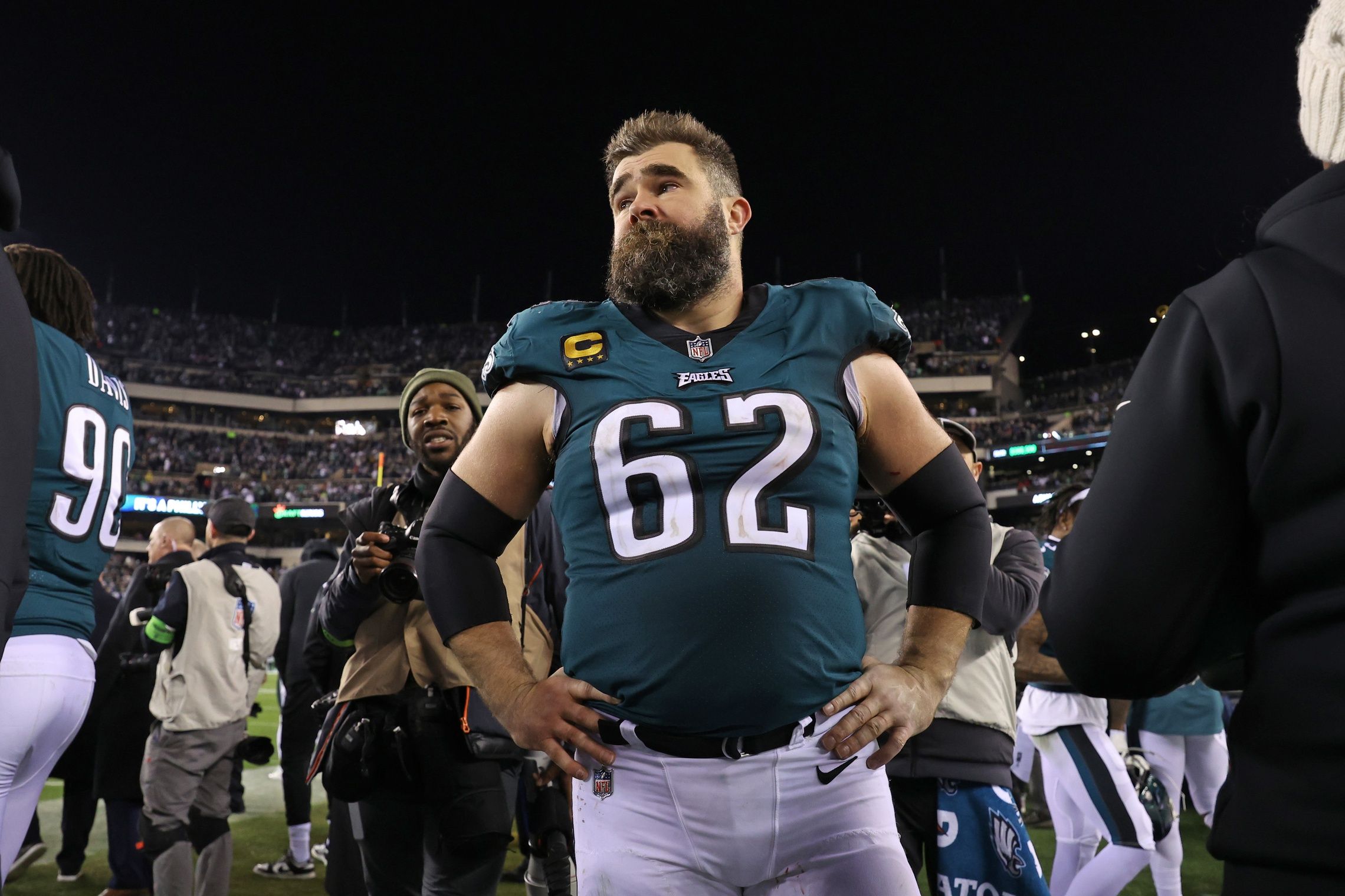 Jason Kelce announces he’s returning to the Eagles for…