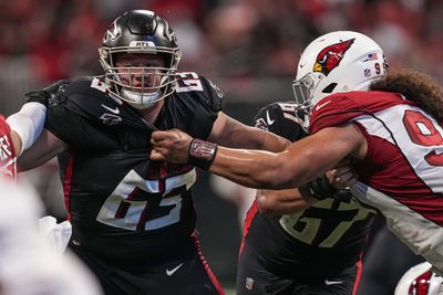 How Falcons 5-year, $105M extension with Chris Lindstrom impacts Eagles’ Isaac Seumalo