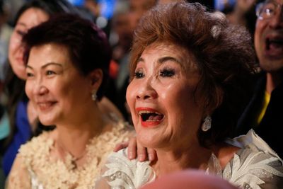 Michelle Yeoh’s mother has emotional reaction to daughter’s Oscar win in viral video