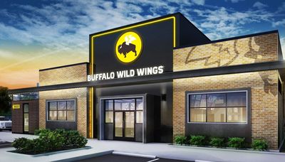 Chicago man has a bone to pick with Buffalo Wild Wings over its ‘boneless’ wings