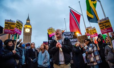 Hundreds gather in Parliament Square to protest over illegal migration bill