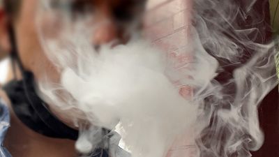 E-cigarettes sold in the playground, as Queensland inquiry looks at how kids get vapes. This is what the law says about vaping