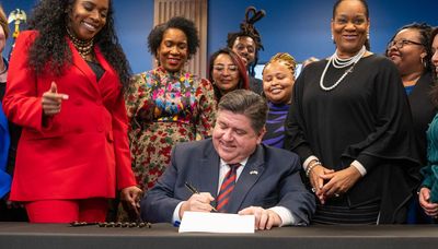 Five days paid leave guaranteed for Illinois workers under law signed by Pritzker