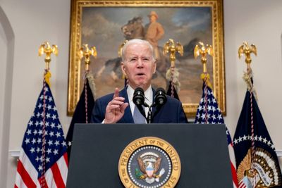 Biden's test: Can he show competence to avert banking chaos