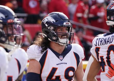 Broncos re-signing LB Alex Singleton to 3-year contract