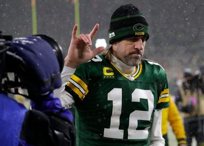 Aaron Rodgers’s Eight-Letter Tweet Throws NFL Twitter Into Chaos