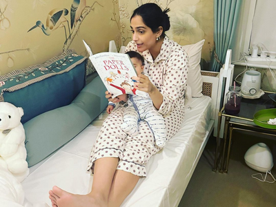 This is the book Sonam Kapoor reads to her son Vayu; Kareena Kapoor Khan approves!