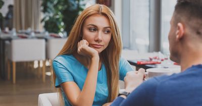 Woman blasted for ditching date after he didn't order extra cheese on his burger