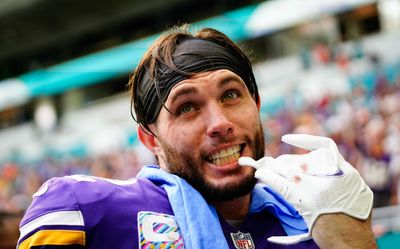 Harrison Smith apparently made it ‘Purple Rain’ with a hilarious Prince pic about his Vikings future