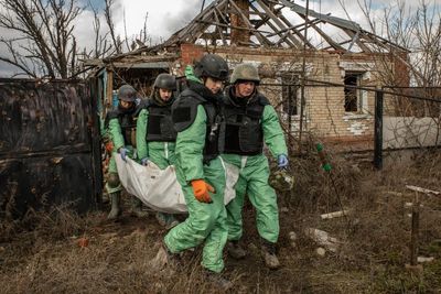 The body collectors: Ukrainian volunteers search for Russian corpses