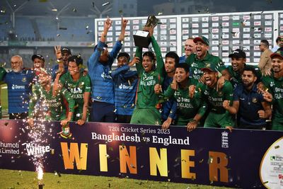 England batting collapse sees Bangladesh clinch T20 series clean sweep