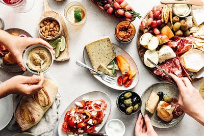 Eating a Mediterranean diet could reduce your risk of dementia and lead to a longer life. Here's how to get started