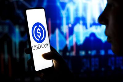 USD Coin value falls after revealing $3.3bn held at Silicon Valley Bank
