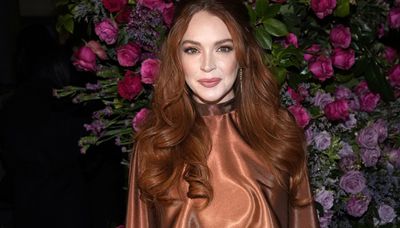 Lindsay Lohan announces she’s pregnant