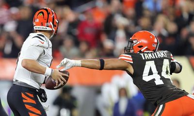 Browns officially re-sign linebacker Sione Takitaki to a one-year deal worth $2.6 million