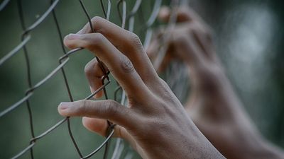 Queensland government may have broken own laws by locking 13yo in detention cell for up to 24 hours a day