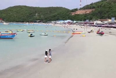 Koh Larn drawing 10,000 tourists a day