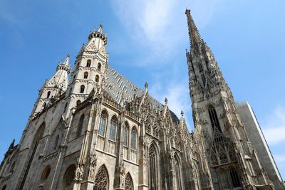 Austrian police warn of possible threat to Vienna churches