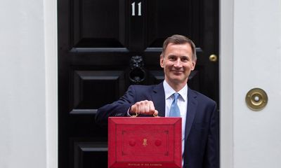 Budget 2023: Hunt overhauls pensions, benefits and childcare in push for growth