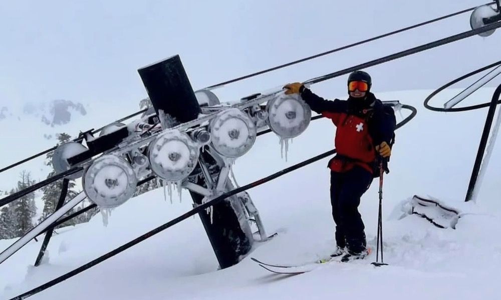 50 feet of snow buries chairlifts at California ski…