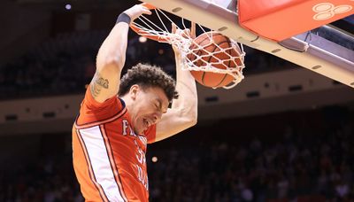 It’s now or never for Illinois, which opens NCAAs against similarly flawed Arkansas