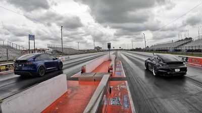 Tesla Model X Plaid Drag Racing 1,000-HP 911 Turbo S Is Too Close To Call