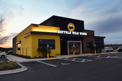 A lawsuit picks a bone with Buffalo Wild Wings: Are 'boneless wings' really wings?