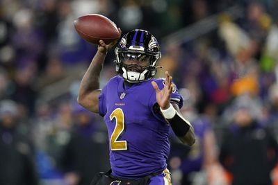 Ravens reportedly give QB Tyler Huntley low restricted tender