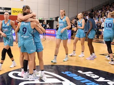 Flyers oust Boomers to advance to WNBL grand final
