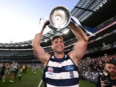 Tom Hawkins to play as Geelong rule out Duncan, Bowes