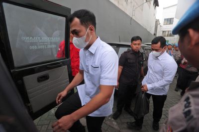 Indonesia acquits 2 police, jails 1 for deadly soccer crush