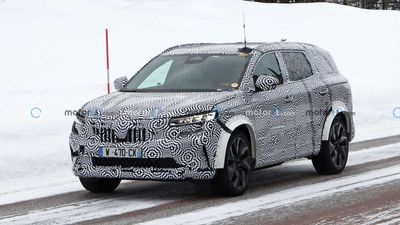 Renault Espace Spied Looking Weird With Extended Wheel Arches