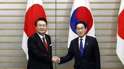 Japan, South Korea summit signals end of 12-year diplomatic cold spell