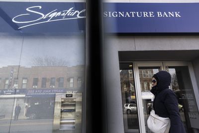 FDIC wants buyer of Signature Bank to give up crypto business, report says