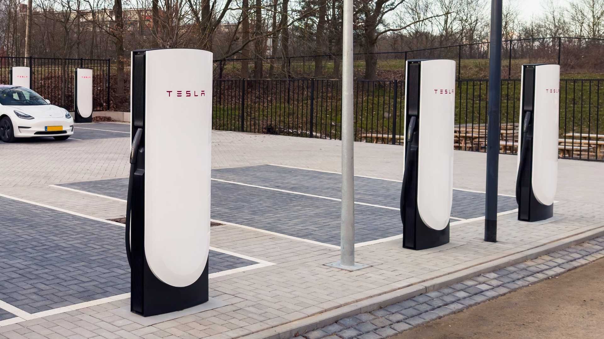 Watch Tesla V4 Supercharging Session Full Experience