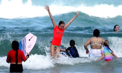 Australia weather: east coast forecast to swelter through autumn heatwave